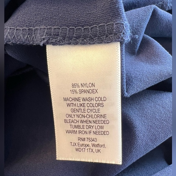 Cynthia Rowley Pleated Dark Blue Skirt with pockets and zipper back Size Medium - Picture 3 of 6